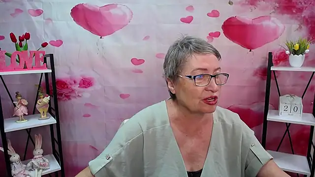 OlgaLuck online show from May 20, 2026, 5:04 am
