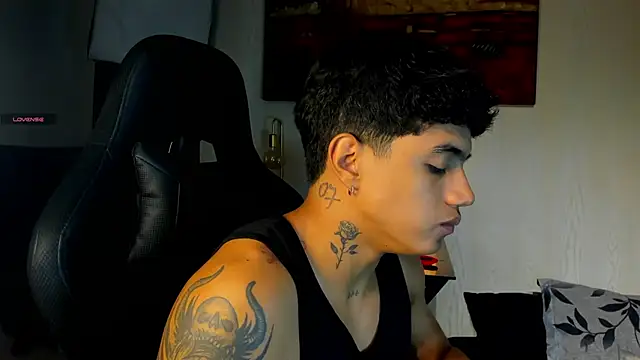 Snapshot of aress_damon chatting on November 28, 2025, 8:09 pm aress damon online show from November 28, 2025, 8:09 pm