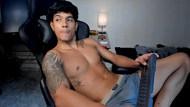 Snapshot of aress_damon chatting on December 21, 2025, 4:36 am aress damon online show from December 21, 2025, 4:36 am