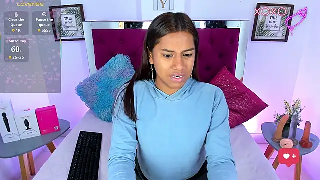 Samantha  F W online show from April 9, 2026, 2:23 pm