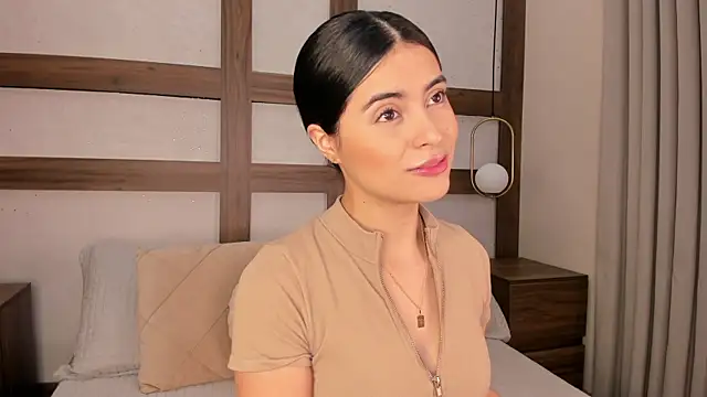 SarhaVega online show from April 1, 2026, 1:23 pm