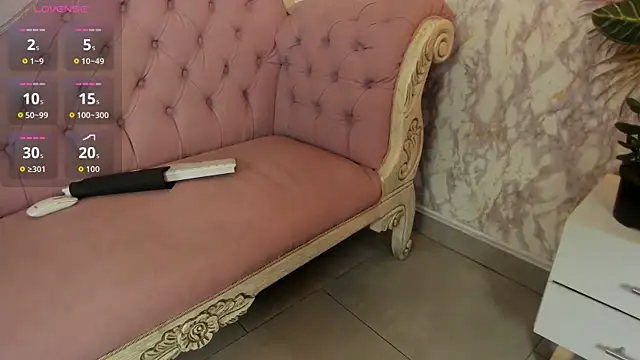 Snapshot of Mysterius_Woman chatting on January 7, 2026, 12:43 pm Mysterius Woman online show from January 7, 2026, 12:43 pm