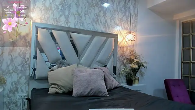 Snapshot of Mysterius_Woman chatting on December 5, 2025, 12:59 pm Mysterius Woman online show from December 5, 2025, 12:59 pm