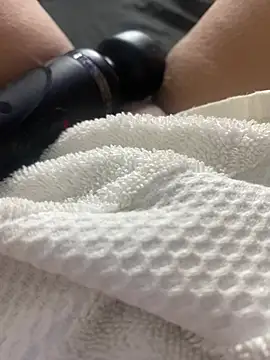 Snapshot of emiirosse chatting on February 5, 2026, 7:26 am emiirosse online show from February 5, 2026, 7:26 am