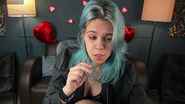 LiraBelle online show from February 13, 2026, 3:17 am