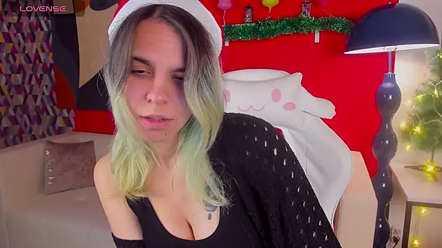 LiraBelle online show from December 18, 2025, 3:22 am