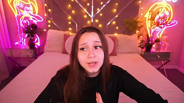 TinyNatalie online show from March 18, 2026, 2:30 pm