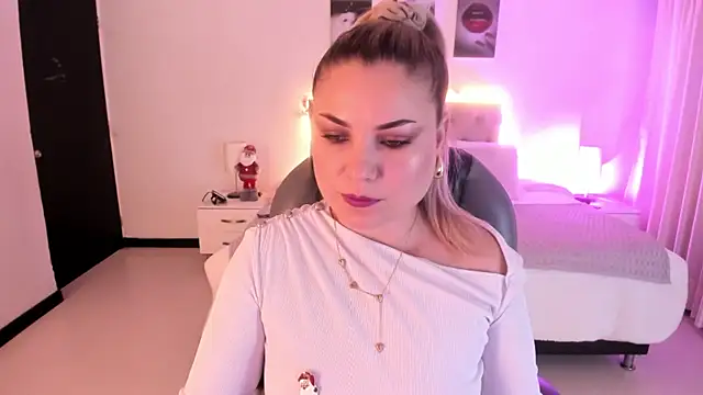 Violeta Hotter online show from December 3, 2025, 10:58 am