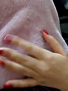 yasmine x online show from December 3, 2025, 5:56 pm