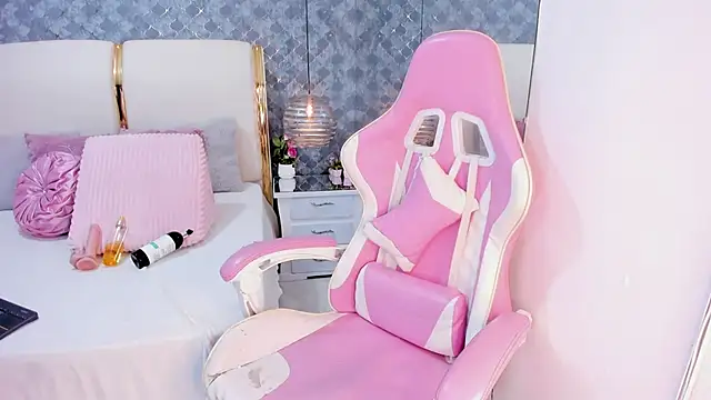 ThianaGarcia online show from January 17, 2026, 1:47 pm