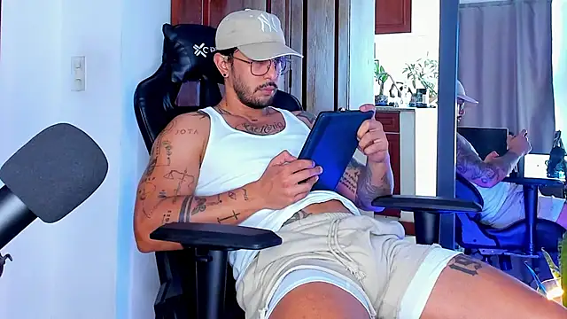 JotaCeliz online show from November 28, 2025, 5:35 pm