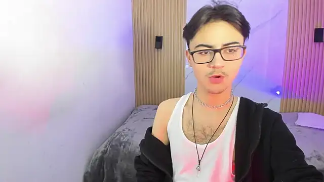 Im Dayros online show from December 18, 2025, 3:55 am