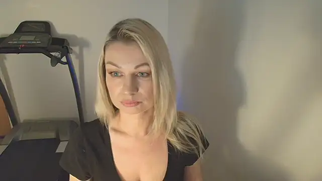 Sweet Eira online show from February 13, 2026, 5:35 pm