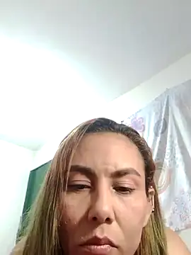 Alice-pink online show from December 1, 2025, 3:46 pm