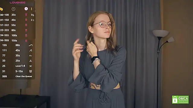 ToyaPletz online show from December 19, 2025, 6:21 pm