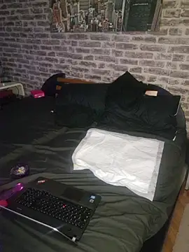 SquirtPassion1995 online show from April 3, 2026, 7:42 pm