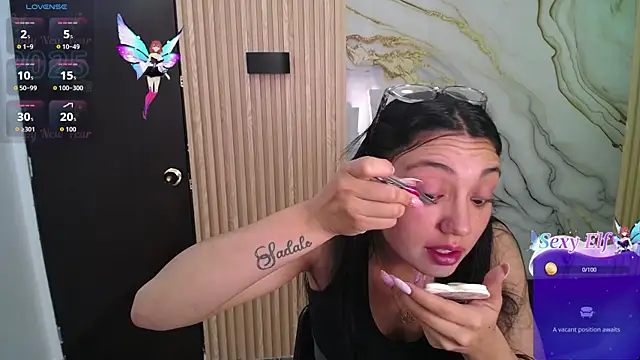 Snapshot of _ArianaToro chatting on January 6, 2026, 1:37 pm ArianaToro online show from January 6, 2026, 1:37 pm