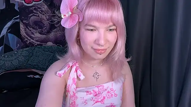 Snapshot of LolaDollyMur chatting on December 21, 2025, 7:04 pm LolaDollyMur online show from December 21, 2025, 7:04 pm