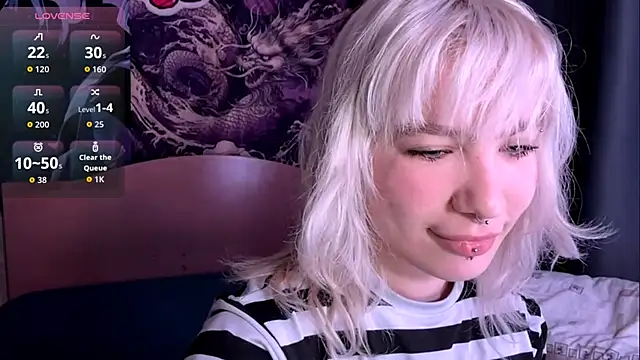 Snapshot of LolaDollyMur chatting on November 24, 2025, 7:14 pm LolaDollyMur online show from November 24, 2025, 7:14 pm