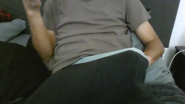 latinman7944 online show from March 18, 2026, 6:16 am