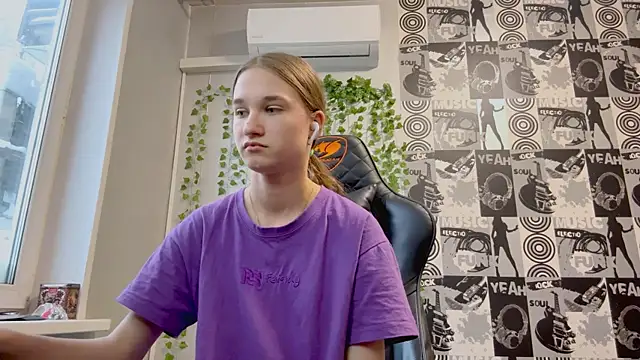 helgicuteness online show from January 9, 2026, 9:05 am