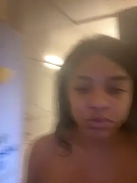 xoeewinters online show from November 26, 2025, 12:27 pm