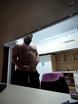 Snapshot of Koma001 chatting on November 23, 2025, 5:56 pm Koma001 online show from November 23, 2025, 5:56 pm