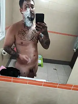 ParejaOcultaXX online show from December 15, 2025, 3:18 pm