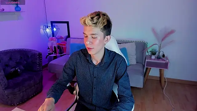 Snapshot of Juaan_Diick chatting on February 10, 2026, 5:12 pm Juaan Diick online show from February 10, 2026, 5:12 pm