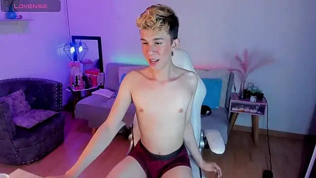 Snapshot of Juaan_Diick chatting on February 7, 2026, 8:06 pm Juaan Diick online show from February 7, 2026, 8:06 pm