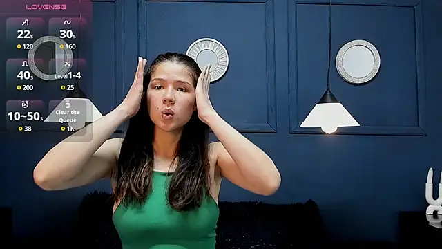 Snapshot of Skyy_bloom chatting on December 15, 2025, 12:55 pm Skyy bloom online show from December 15, 2025, 12:55 pm