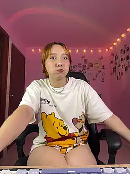 Snapshot of Davne_ chatting on April 21, 2026, 10:49 pm Davne online show from April 21, 2026, 10:49 pm