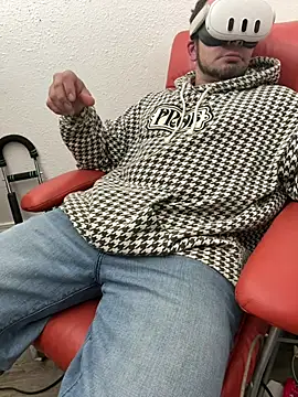 Snapshot of 2addictivelyhorny chatting on February 22, 2026, 7:11 am 2addictivelyhorny online show from February 22, 2026, 7:11 am