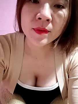 Lily-ross22 online show from December 17, 2025, 4:23 pm