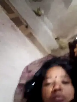 Snapshot of Curvy_Vamikaa chatting on December 22, 2025, 12:11 am Curvy Vamikaa online show from December 22, 2025, 12:11 am