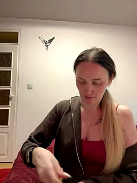 TomilaSi online show from December 13, 2025, 8:04 pm