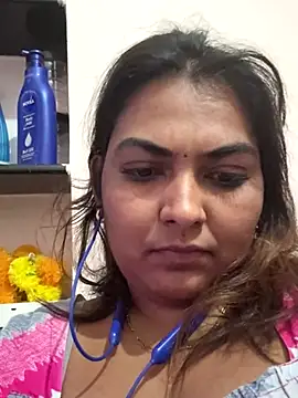 Snapshot of Tamil_Smiley_Queen chatting on November 28, 2025, 10:04 am Tamil Smiley Queen online show from November 28, 2025, 10:04 am