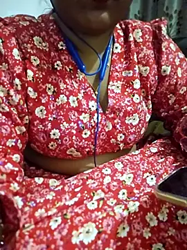 Snapshot of Tamil_Smiley_Queen chatting on January 8, 2026, 6:25 pm Tamil Smiley Queen online show from January 8, 2026, 6:25 pm