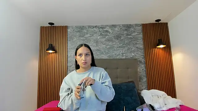 ariawhite1 online show from November 28, 2025, 11:10 am