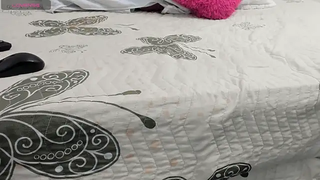 VALERIAQUEENTS   online show from March 23, 2026, 11:43 am