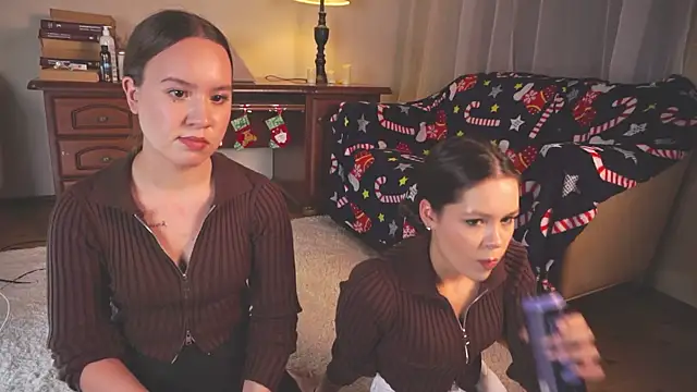 VirginiaRowe online show from November 28, 2025, 2:17 pm