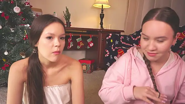 VirginiaRowe online show from December 20, 2025, 1:36 pm