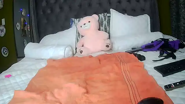 JuicyEbonyGoddess online show from February 19, 2026, 10:18 pm