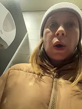 Brooke lover online show from March 21, 2026, 7:09 am