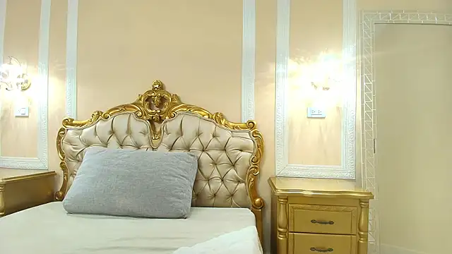 HallieStone online show from March 27, 2026, 12:17 pm