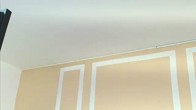 Snapshot of HallieStone chatting on December 16, 2025, 2:21 pm HallieStone online show from December 16, 2025, 2:21 pm