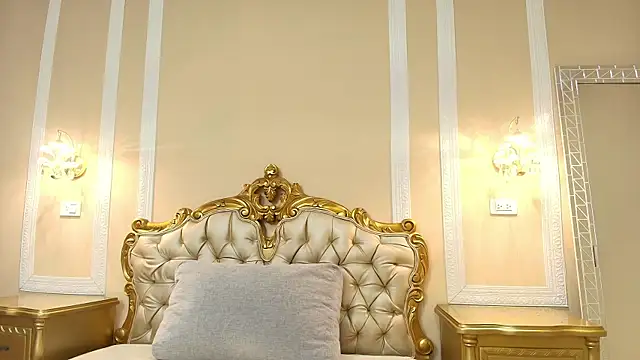 HallieStone online show from March 26, 2026, 12:03 pm