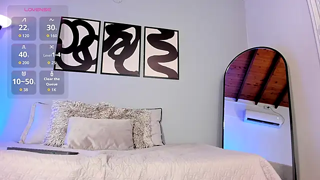 AmaraStorm online show from December 18, 2025, 7:40 pm