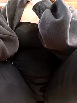 NariShow online show from December 21, 2025, 3:08 am