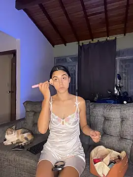 Miia moonn online show from March 17, 2026, 2:25 am